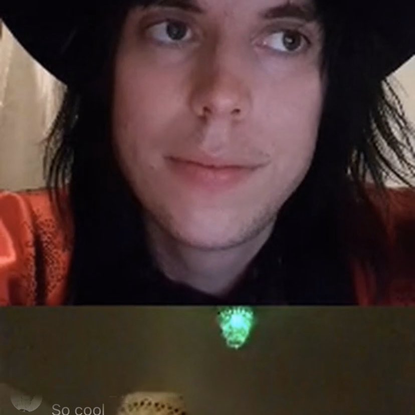 pearls52012474's tweet photo. 無音でも英語わかんなくても
Lukeかわいすぎて困る
#lukespiller #Quarantineradio #DJLuke #TheStruts https://t.co/MEPSahzq45