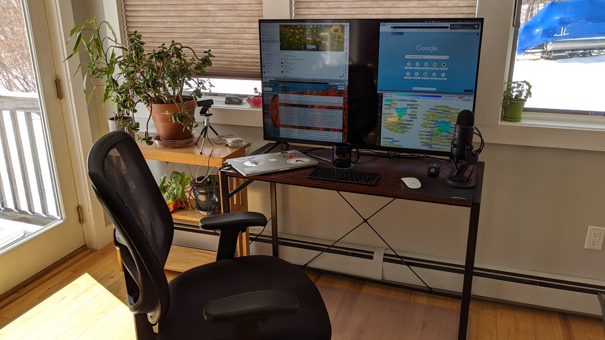 eZuce's tweet photo. A giant 4K tv works nicely! https://t.co/XQr3AkoyGz