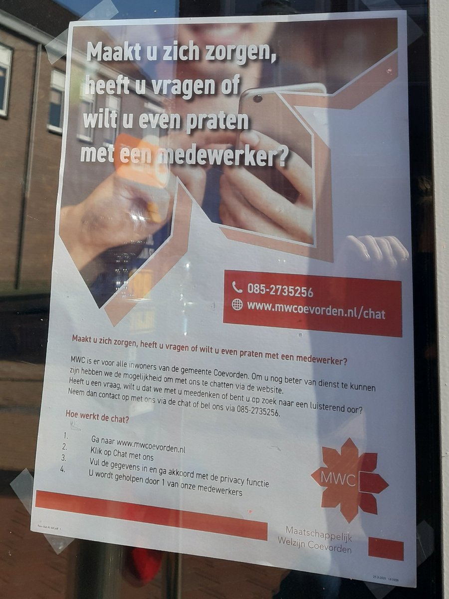 <a href="/MWCoevorden/">MWC</a> kwam een poster ophangen @readshopcoevn 
want al dat #corona nieuws opkroppen is niet gezond; praat erover!
#blijfthuis #blijfpraten #hulp #help