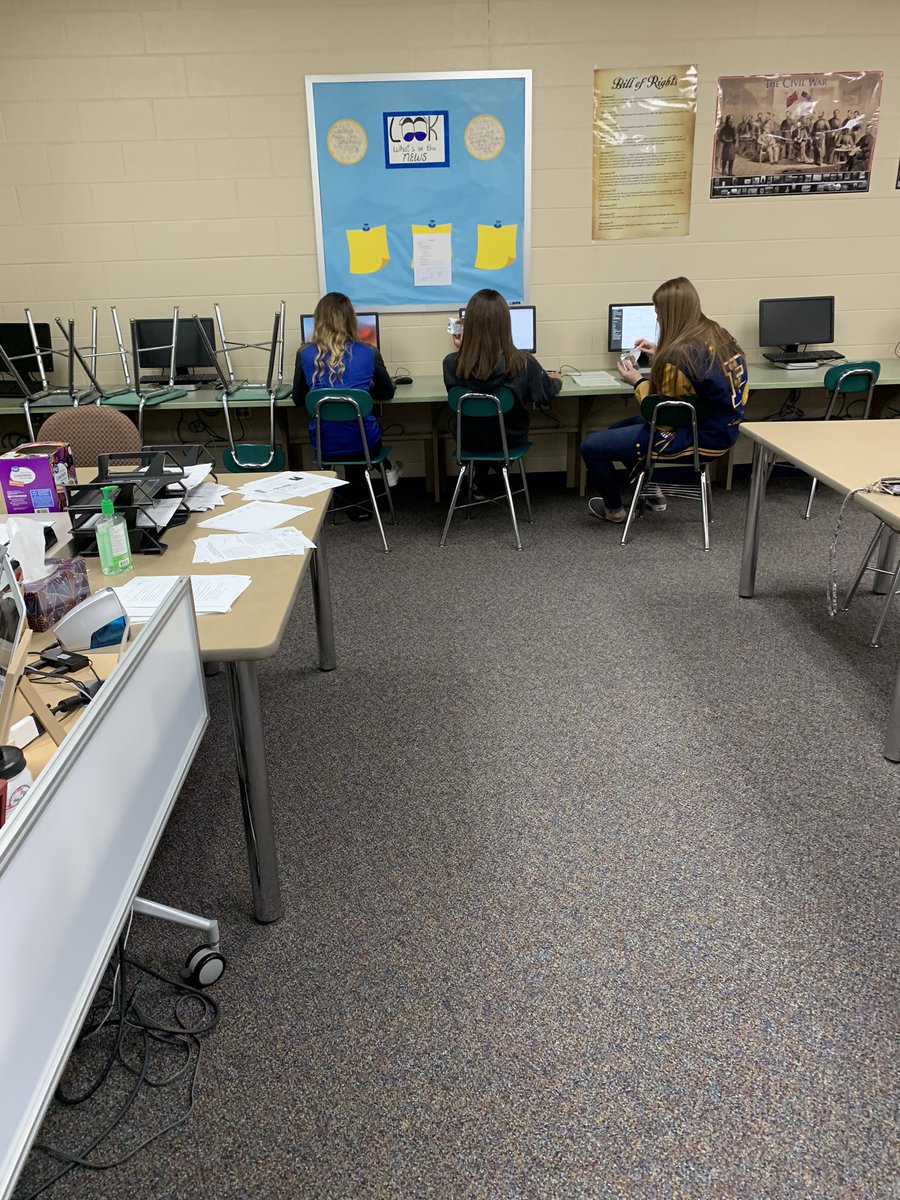 lilybud82's tweet photo. Missing my classroom, students, co-workers 💙 #throwbackthursday #flsd  @McDermottFLSD @FranklinLocal https://t.co/nMgkFgryxm