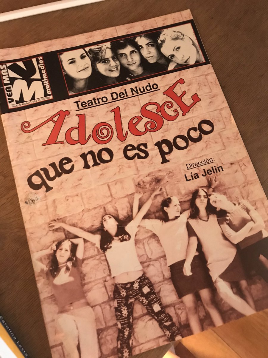 MarinaGlezer's tweet photo. Revisando encuentro la #VeaMas del 19 de octubre del 2000, #adolescequenoespoco adaptación de Lia Jelin de #ConfesionesDeAdolescentes con @meyscapola uoouoooooooo felices 20 años querida 🍷♥️ https://t.co/uRNBDujoOj