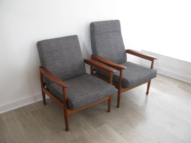 Funkyjunkyuk's tweet photo. 1960s PAIR TEAK MANHATTAN GUY ROGERS LOUNGE CHAIRS ARMCHAIRS #interiors #interiordesign #retro #vintage #guyrogers https://t.co/fRERRDqG1M