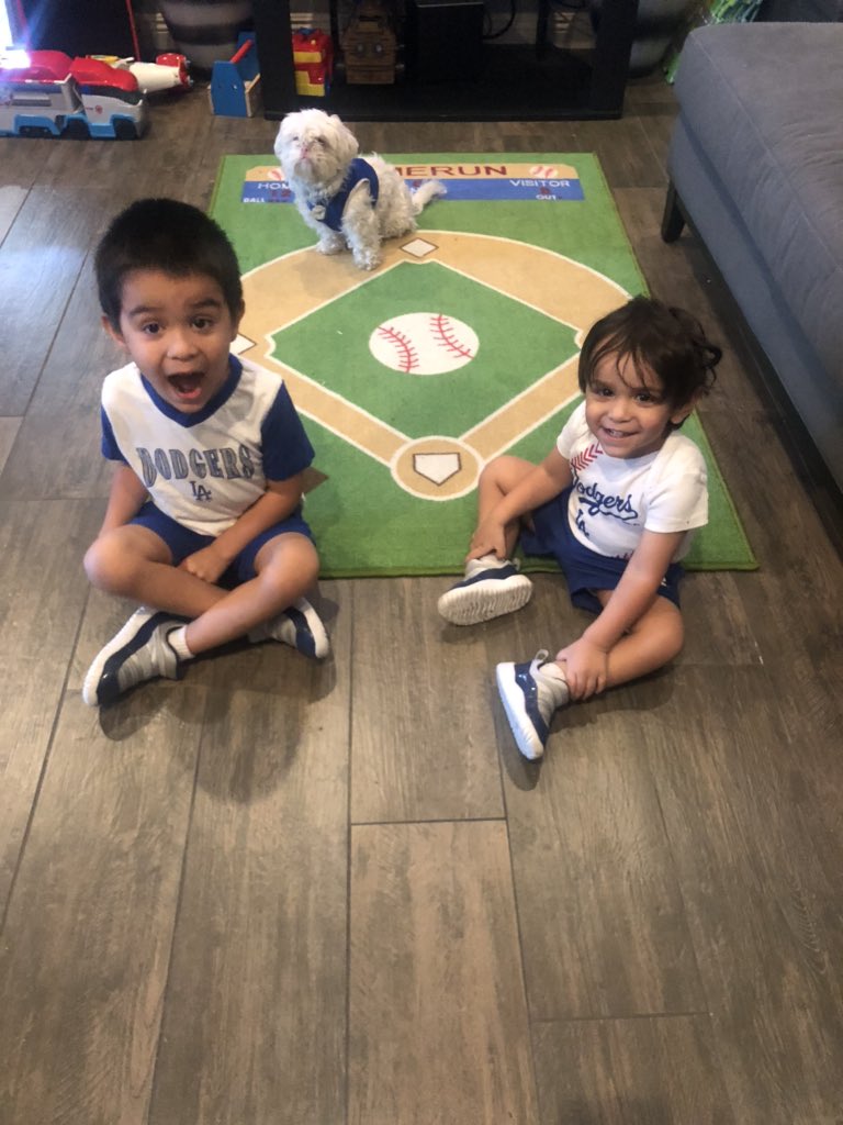 SkyHawkPro's tweet photo. #VirtualSpiritWeek βEven though weβre apart, we can come together.β #KeepSoaring π¦
#SummitTV π¬#OpeningDayAtHome βΎοΈ #LosDoyers π #ITFDB π#LosAngeles π @Dodgersπ₯@MLB π
#CasaDeCasas π¦ π΅ #Pawfect πΆ https://t.co/Z5BsvCquZb
