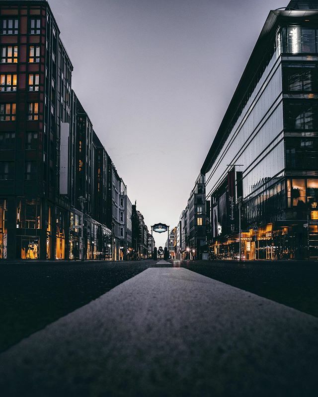 Downtown Berlin.... #canondeutschland #visitberlinlater #downtown #berlin#officialfanofberlin ift.tt/33McfXo