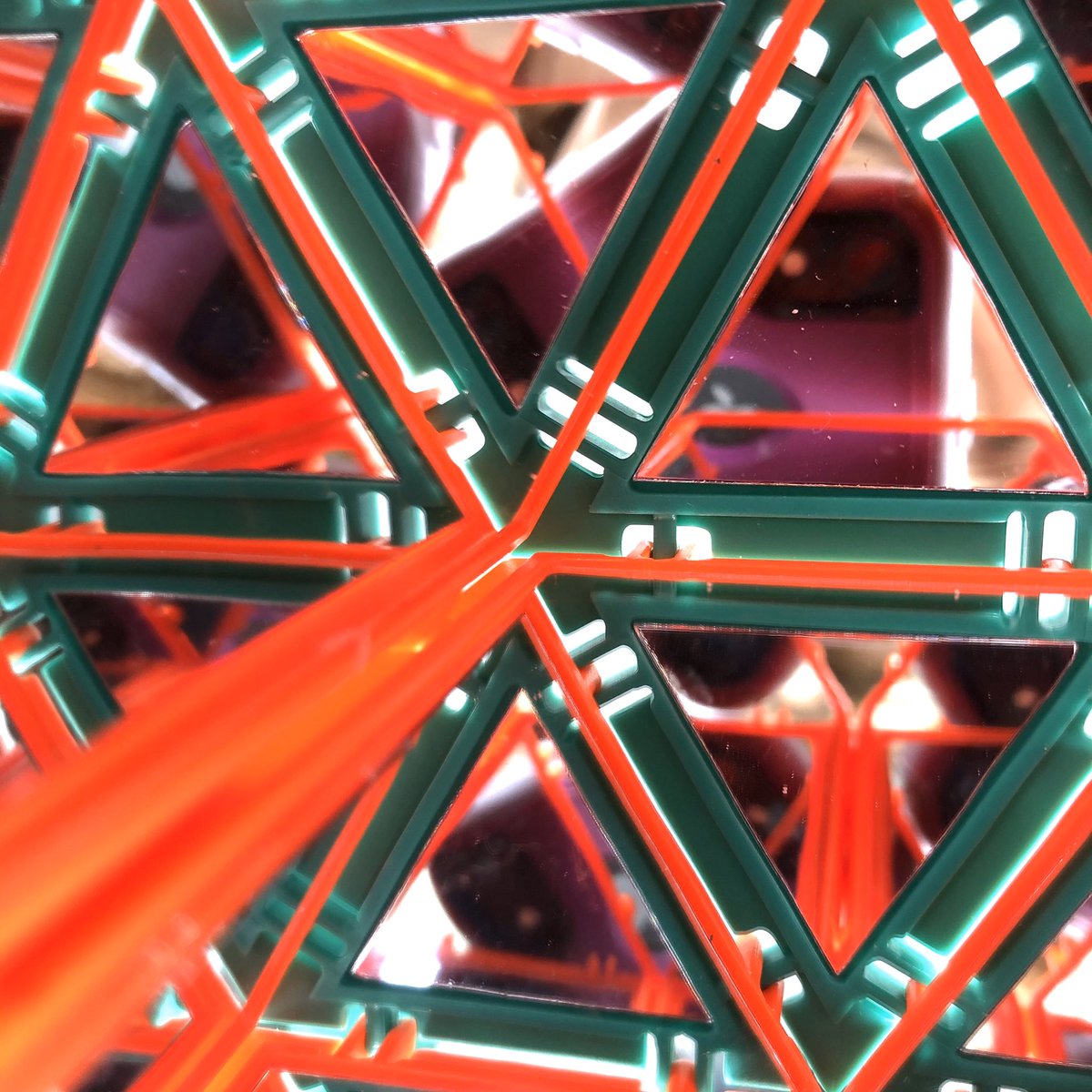 Geometiles's tweet photo. Just added an an equilateral triangle template to the collection of mirrors that you can attach to Geometiles. Instructions at https://t.co/mZtEybPCtf #kaleidoscope #triangularprism https://t.co/c5Hzr1dQRK