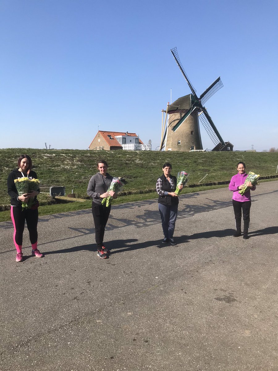 PaulvanKoppen's tweet image. Medewerkers Kwekerij t Woudt vandaag verwend met top kwaliteit #Ranonkels van Andre Knoppert &amp;amp;zn #flowerboostchallenge