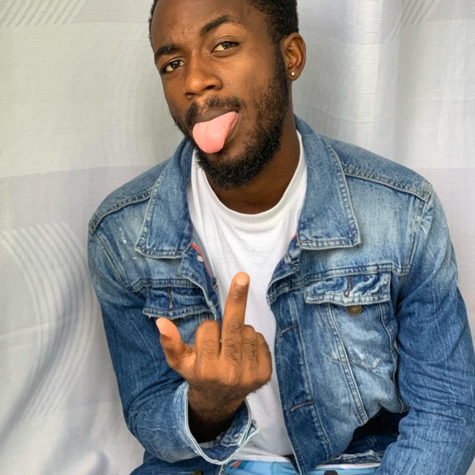 Aldaristelo's tweet photo. 🖕🏾 https://t.co/J4BrwkWLTl