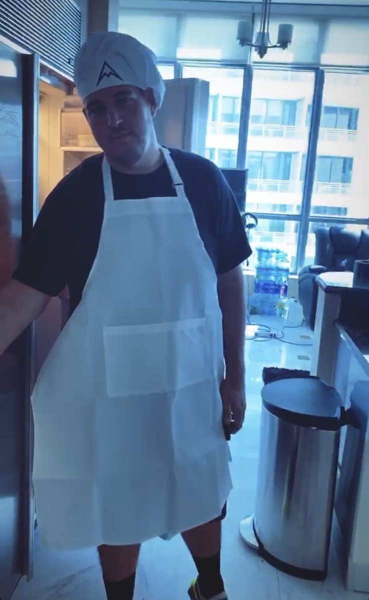 MahoneAccess's tweet photo. One hour until #CookingWithAustin. The boys are cooking up meatballs today. 🔥 https://t.co/PjrJULXjTJ