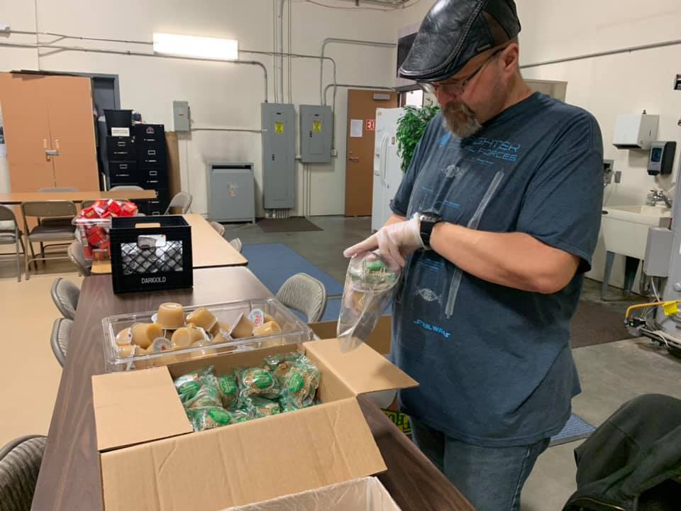 ksdschools's tweet photo. A shout out to our early morning bus drivers getting a jump start on free meal assembly today! #iamksd https://t.co/v1ghnvqAns