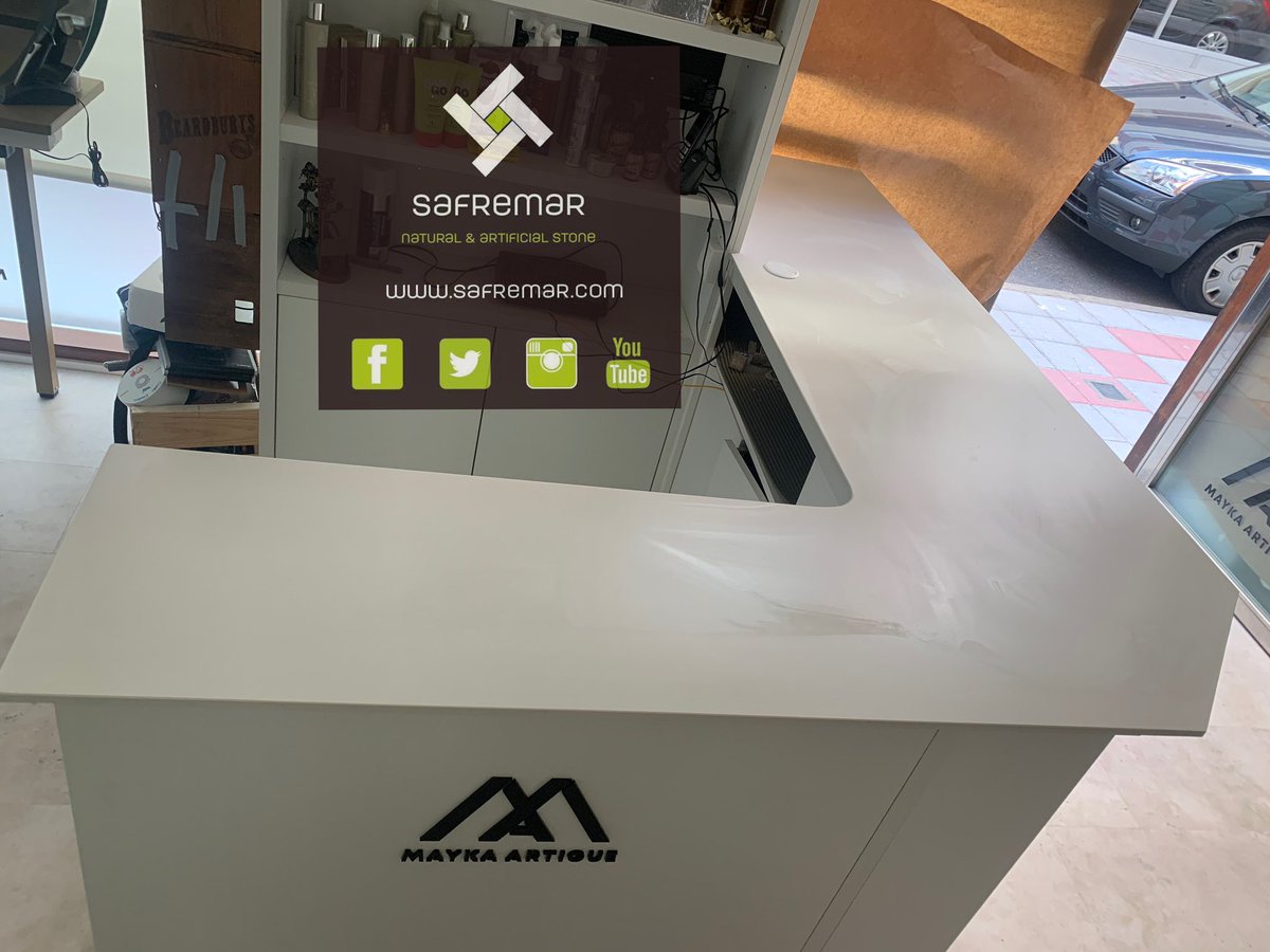 Safremar's tweet photo. Antes de toda esta locura colocamos en #leonesp este mostrador en @LaminamS #biancocollection para el nuevo local de la peluquería de @Mayka_Artigue  🔝🔝🔝Os deseamos la mayor de las suertes!!! #safremar #decoracion #interiorismo #encimera https://t.co/cIX91IBuSF