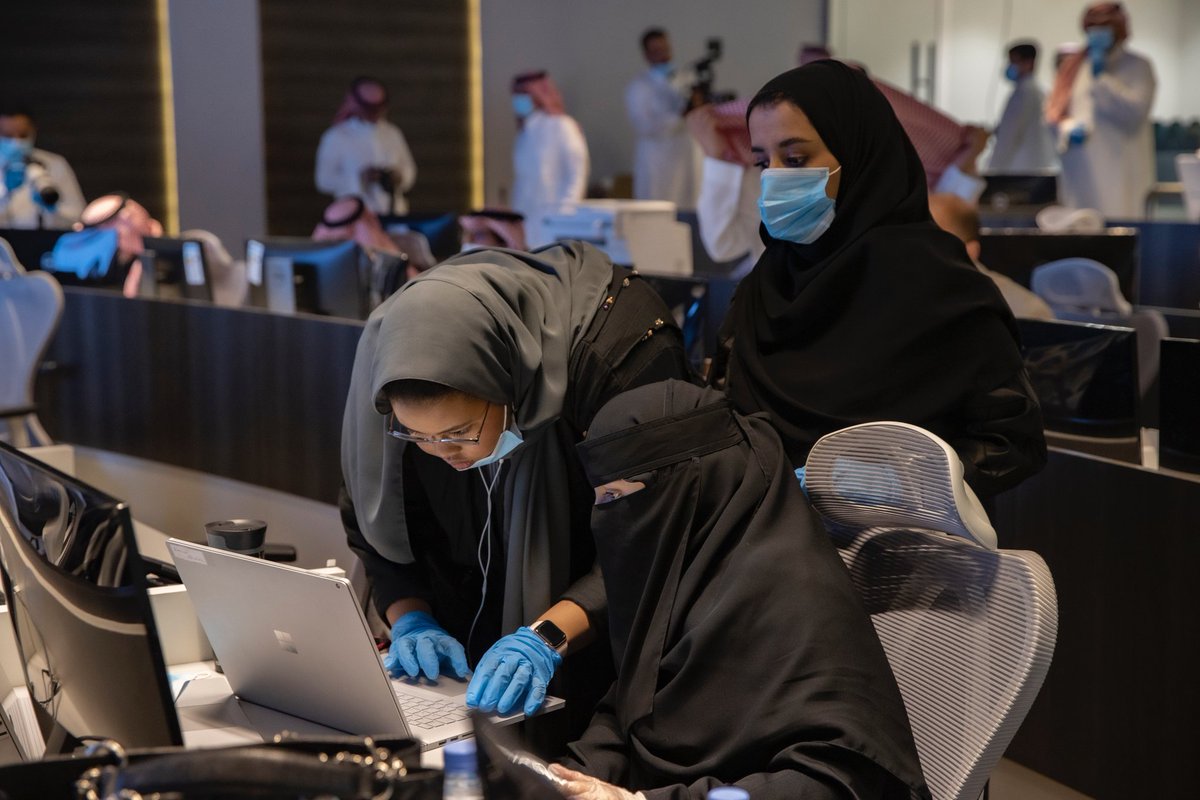 Alwagait's tweet photo. فخورون بالانجاز الوطني بعقد قمة القادة الاستثنائية الافتراضية تحت رئاسة #مجموعة_العشرين_في_السعودية. 
ونفخر في #سدايا ( مركز المعلومات الوطني) باستضافة وتشغيل منظومة الاتصال المرئي المستخدم في القمة. 
انجاز وطني على مستوى عالمي لحدث تاريخي https://t.co/6ITsRKyXbX