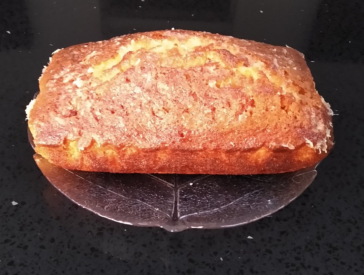 m__streeter's tweet photo. @Manorcroft Food technology lesson today. Lauren (Swansea) made us a lemon drizzle cake. It was delicious! https://t.co/yaA4DLJKF3