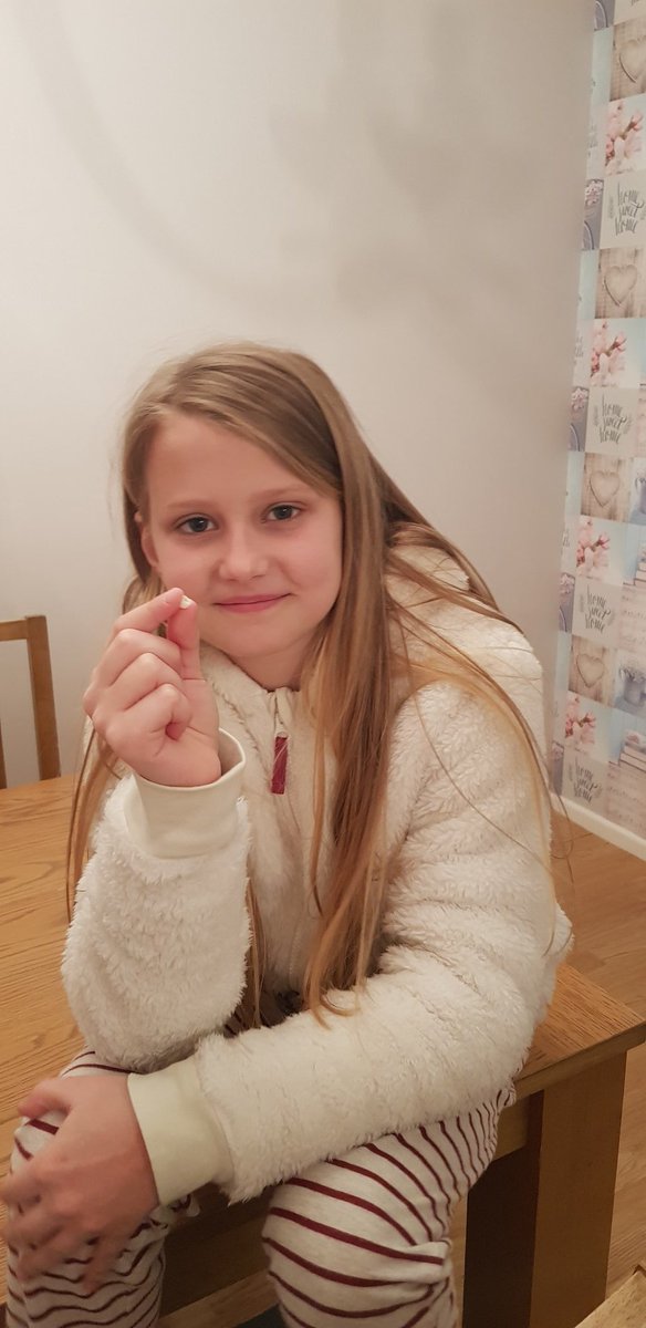 NatRobson82's tweet photo. @ReeveMiss Chloe isn't happy she had to pull her own tooth out 😂🙈 https://t.co/RpVqUgRr1h