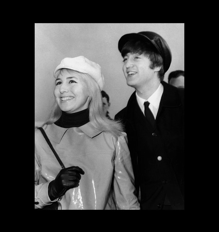 — — ;  Ah, girl, girl...
 ¿Is there anybody going
           to listen to my story? 
 ¿All about the girl who 
                     came to stay?

       She's the kind of girl.
         You want so much.