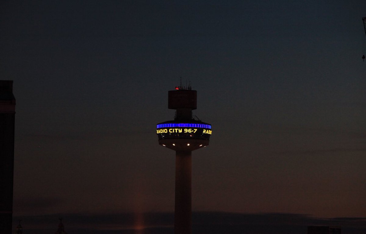 IndpndtLiv's tweet photo. Liverpool has lit up blue for The NHS. Thank you for everything you do 👏 https://t.co/2bGcdhE7YC