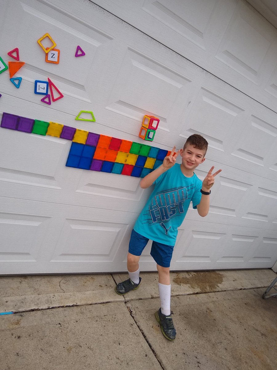 IamKam16's tweet photo. @HPEPatriots #spiritweek #somethingyoubuilt
Magnatiles on the garage door https://t.co/jDjLwEmbmC