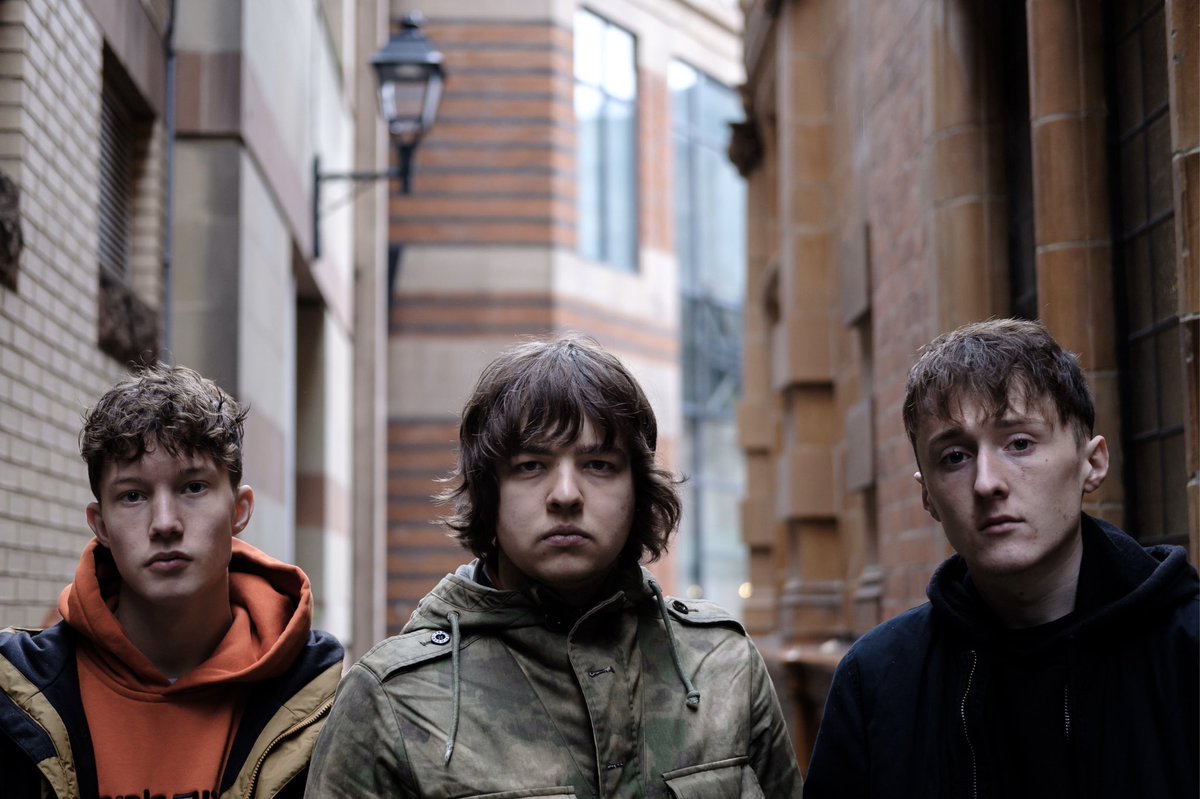 We are buzzed to be getting Tempted out on Sunday at 7pm! These are strange times so keep safe and get streaming on Sunday! K x

#kolombia #release #newmusic #sunday #manchester #band #original #Spotify