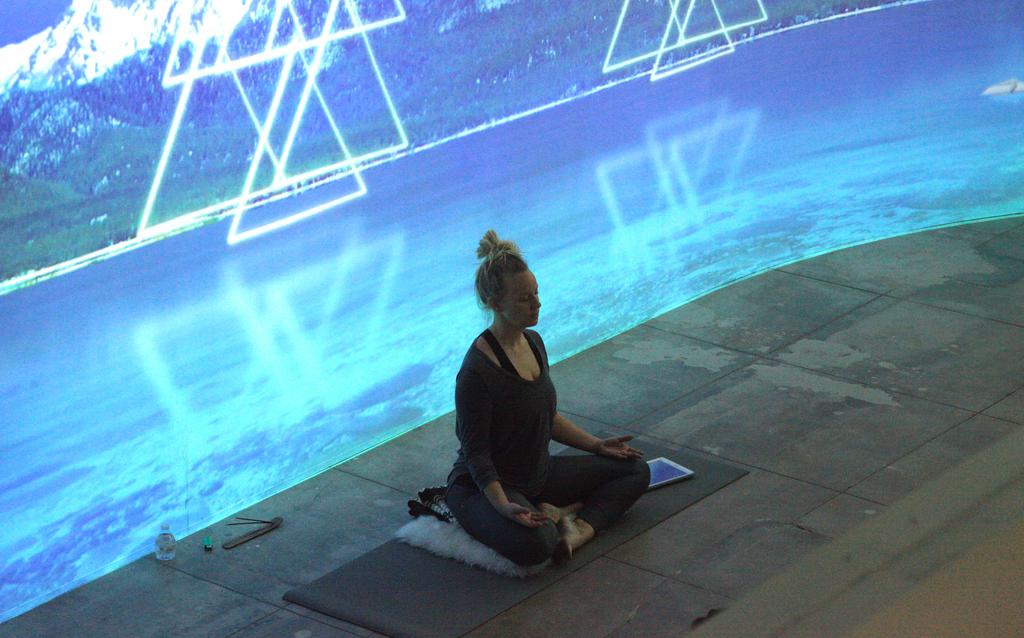 PanasonicProAV's tweet image. With more than 3,000 sq. ft. of space, Oraya Movement Yoga Studio offers an immersive health and wellness experience to its guests with a little help from our #projectiontechnology: bit.ly/2JbyuMX