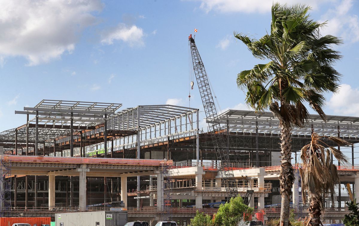 #OrlandoAirport, #i4, #VirginTrains construction progresses amid #COVID19. buff.ly/33RHJvh