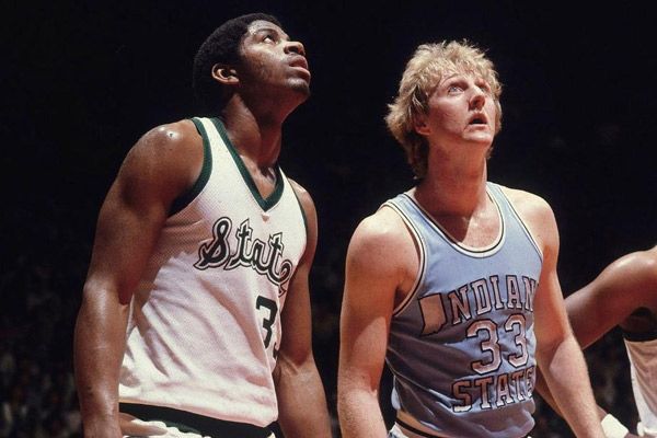 OnLevelPlay's tweet photo. On this day in 1979, Larry Bird and @MagicJohnson met for the 1st time in the #NCAA Men's BB final, starting their rivalry between the future #NBA Hall of Famers. Michigan State beat Indiana State 75-64

#LevelPlaySports #TBT #MarchMadness @IndStMBB @MSU_Basketball #NBAHOF https://t.co/YXujEaa7gH