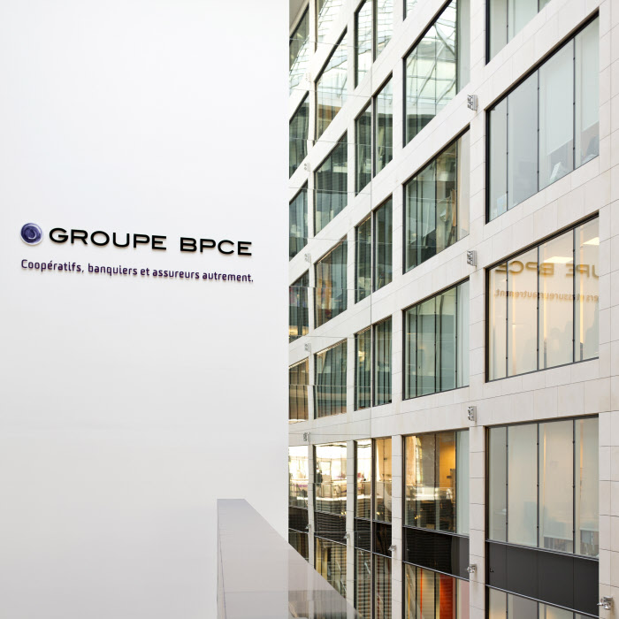 GroupeBPCE's tweet photo. #COVID19 : face à cette situation sans précédent, le Groupe BPCE a pris des mesures exceptionnelles pour accompagner ses clients et assurer la sécurité de ses collaborateurs. 

Découvrez comment le groupe s'organise : https://t.co/wVmvG2S5yh https://t.co/D0P78lnFBD