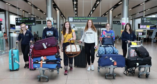 NaomiOhReally's tweet photo. Nearly 100 doctors have returned to Ireland from Australia on an emergency flight to help fight the coronavirus pandemic #HomeToWork https://t.co/YrmHvxzUEh https://t.co/cyZDIosia6