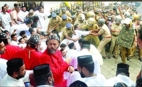 MathaiPaulose7's tweet photo. #ChurchAct #Kerala #India
Saddest thing happening in Kerala, India. Syrian Christian Jacobites are thrown out of their churches for the sake of Indian Orthodox Christians which has a history of 100 years only.#uscirf
#standup4humanrights
#unhrc
#ohchr
#seattlerejectscaa https://t.co/BM6MZE0oFV