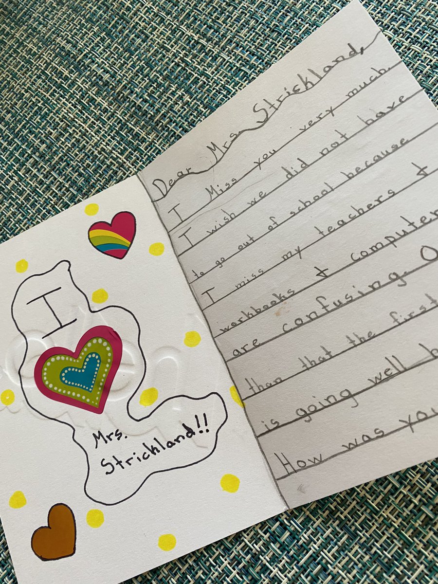 BobbiJS77's tweet photo. This made my whole week. We are so much more than just a class. We are a family 💛 #IMissMyStudents #imissschool  @SCETrailblazer #iteach https://t.co/QqENcWEU4j