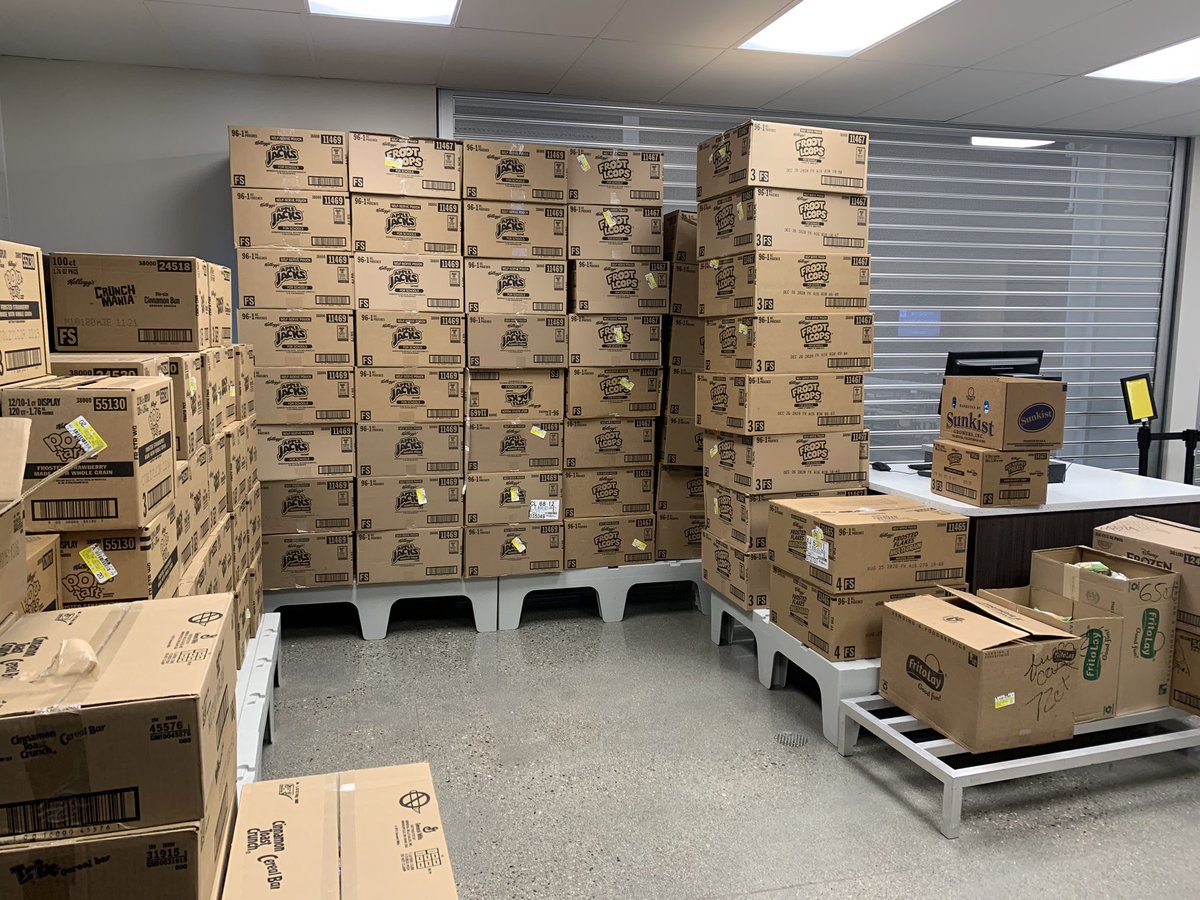 FoodRcs's tweet photo. This is what over 10,000 breakfast items and 6,400 juice boxes looks like. We are doing our best to make sure you all get something different each time for breakfast. See you tomorrow. @Romeo_News @romeoschools ❤️🐾 https://t.co/9oQtYB70jC