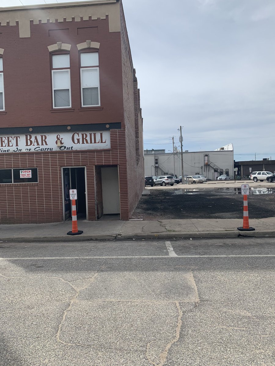 5th_Street_Bar's tweet photo. Call us!  We are ready!!! https://t.co/6IGrS9CRtK