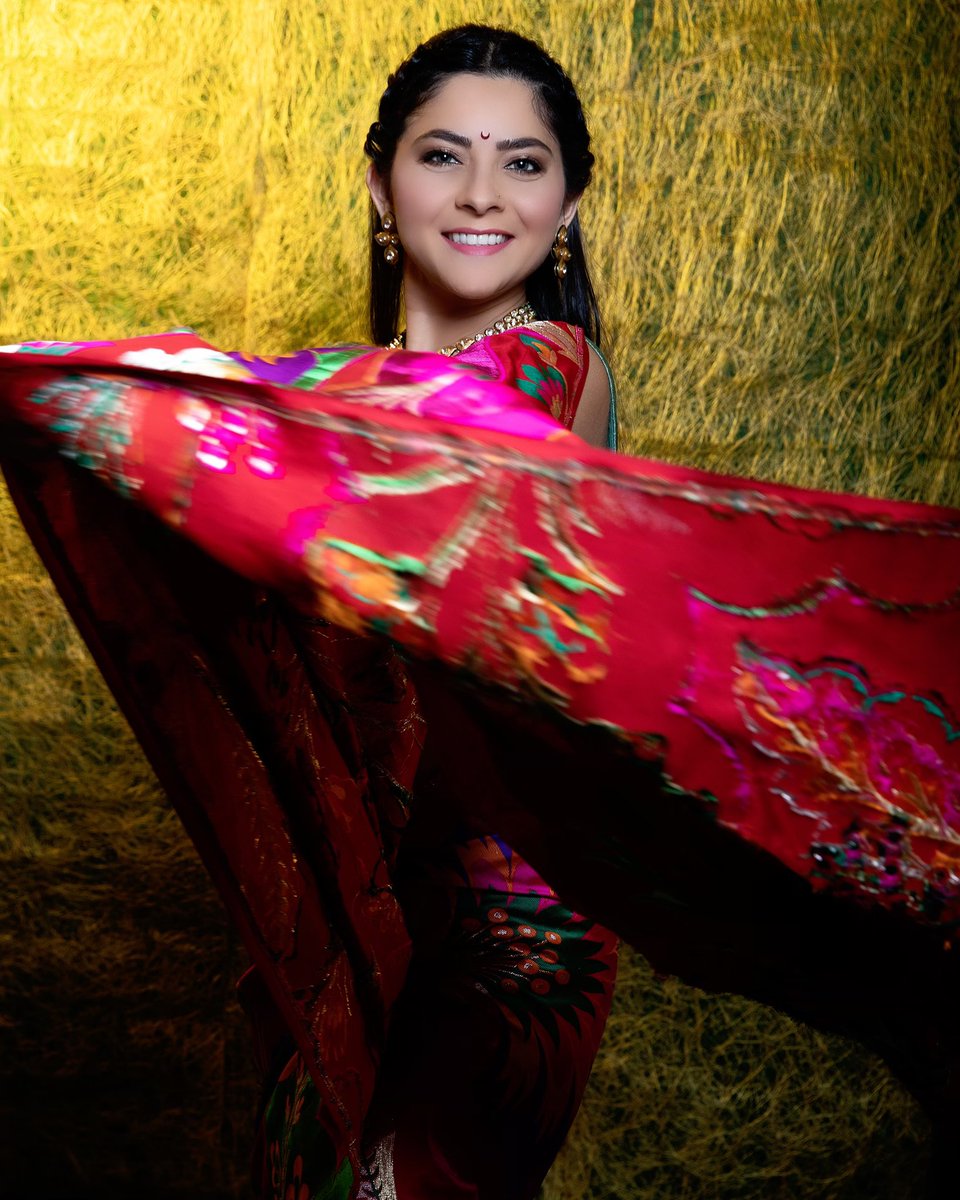 meSonalee's tweet photo. काय बघताय ?
आता टी. व्ही. वर ?
मी फक्त आठवण करून देत आहे
#yuvadancingqueen बघा आता
@Zee_Yuva वर
P.S. we shot this episod on 24 Feb. So don’t worry we are at home,watching it with you guys now!
#quarantinelife #socialdistancing #daysinquarantine #someentertainment #quarantine https://t.co/HEL7oX0sJc
