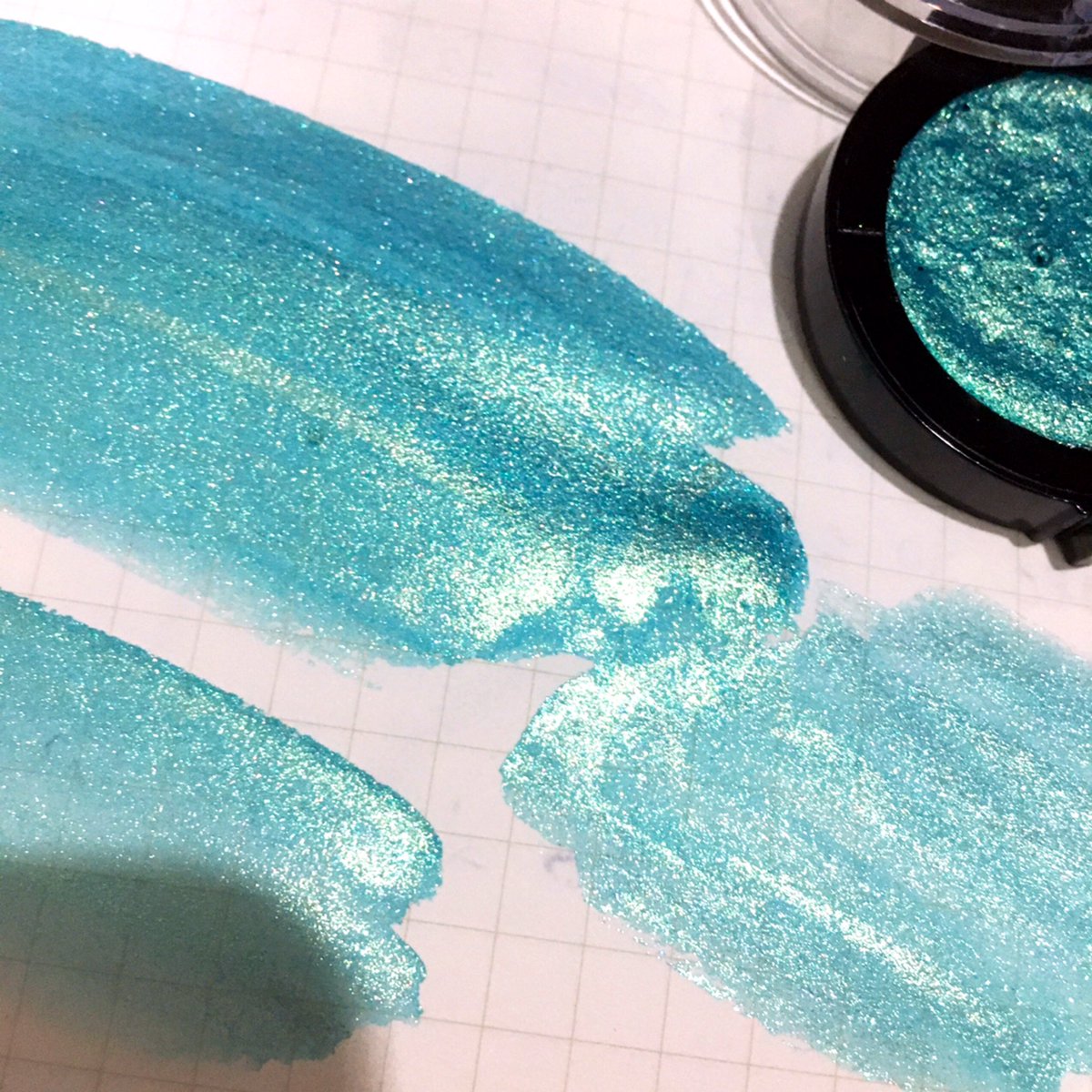 สำหรับสีแฮนเมดเรา เรายกให้สีนี้เป็นสีโปรดเลยล่ะค่ะ Y//-//Y น้องมีความทะเลหนักมาก