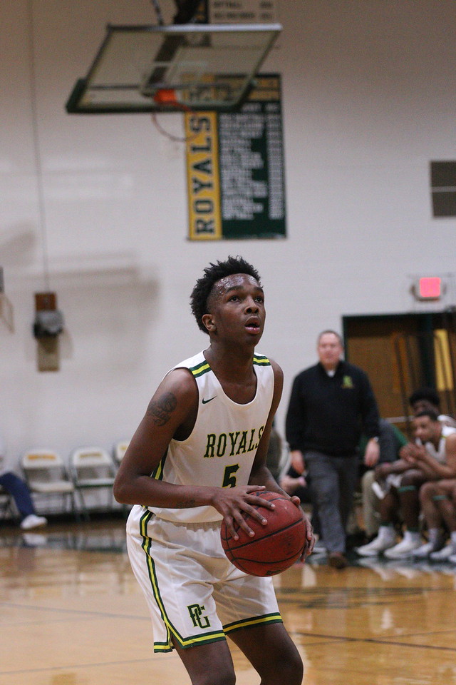 VABigShotSelect's tweet image. Larry Lane @larrylane03 
Prince George H.S. (Prince George, VA)
2021 6'4 Wing/Forward long and athletic 
3.3 GPA Great teammate!