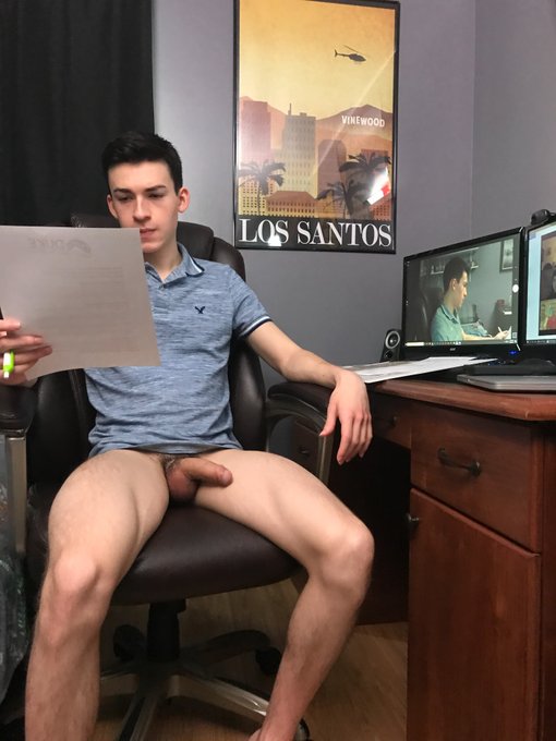 The best part of meetings from home 😜 https://t.co/tMhdSH7AuY