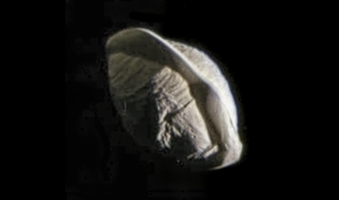 exploreplanets's tweet photo. Saturn's ravioli-shaped moon Pan. (NASA / JPL-Caltech / SSI / @IanARegan) #InSpaceTogether https://t.co/J4CWAJN8cG