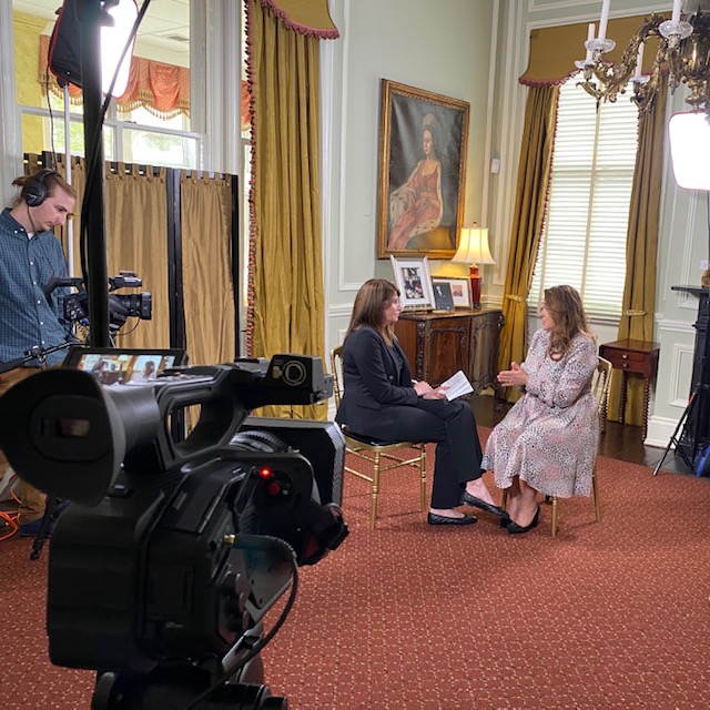 Indus_Transform's tweet image. Our friend @mgomezorta, CEO of Congressional Hispanic Leadership Institute, and @MaryBonoUSA discuss opportunities for #Hispanic women, value of #diversity in leadership, and power of "wearing" confidence. Watch: bit.ly/2xl0kE2 @TheCHLI #InternationalWomensDay #BestDress