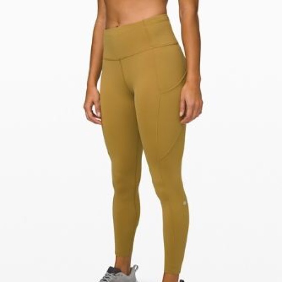 Amanda____F's tweet photo. So good I had to share! Check out all the items I'm loving on @Poshmarkapp from @Missmegan1414 #poshmark #fashion #style #shopmycloset #lululemonathletica #nike #forever21: https://t.co/XVaBSnXrQG https://t.co/D418Es7M8h