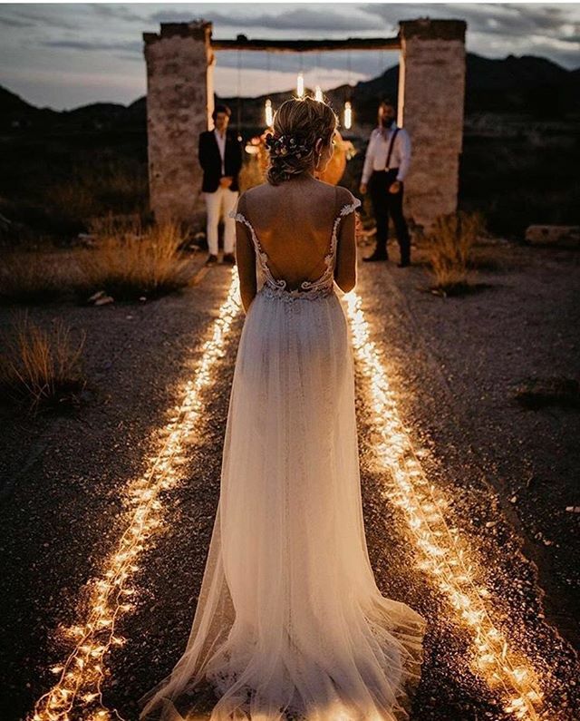 Evening love ... thinking of all the fabulous couples around the world having to postpone their weddings. We are here to answer any questions you might have and to keep the beauty flowing here and laughing over on the podcast!  Repost from @justweddingbe… ift.tt/2WGWUpL