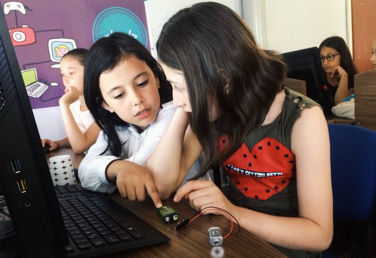 kizcode's tweet photo. Make learning fun! #kizcoders

Öğrenmeyi eğlenceli hale getir!
#kizcode #girlsintech #codergirls https://t.co/67GjJ0qjAi