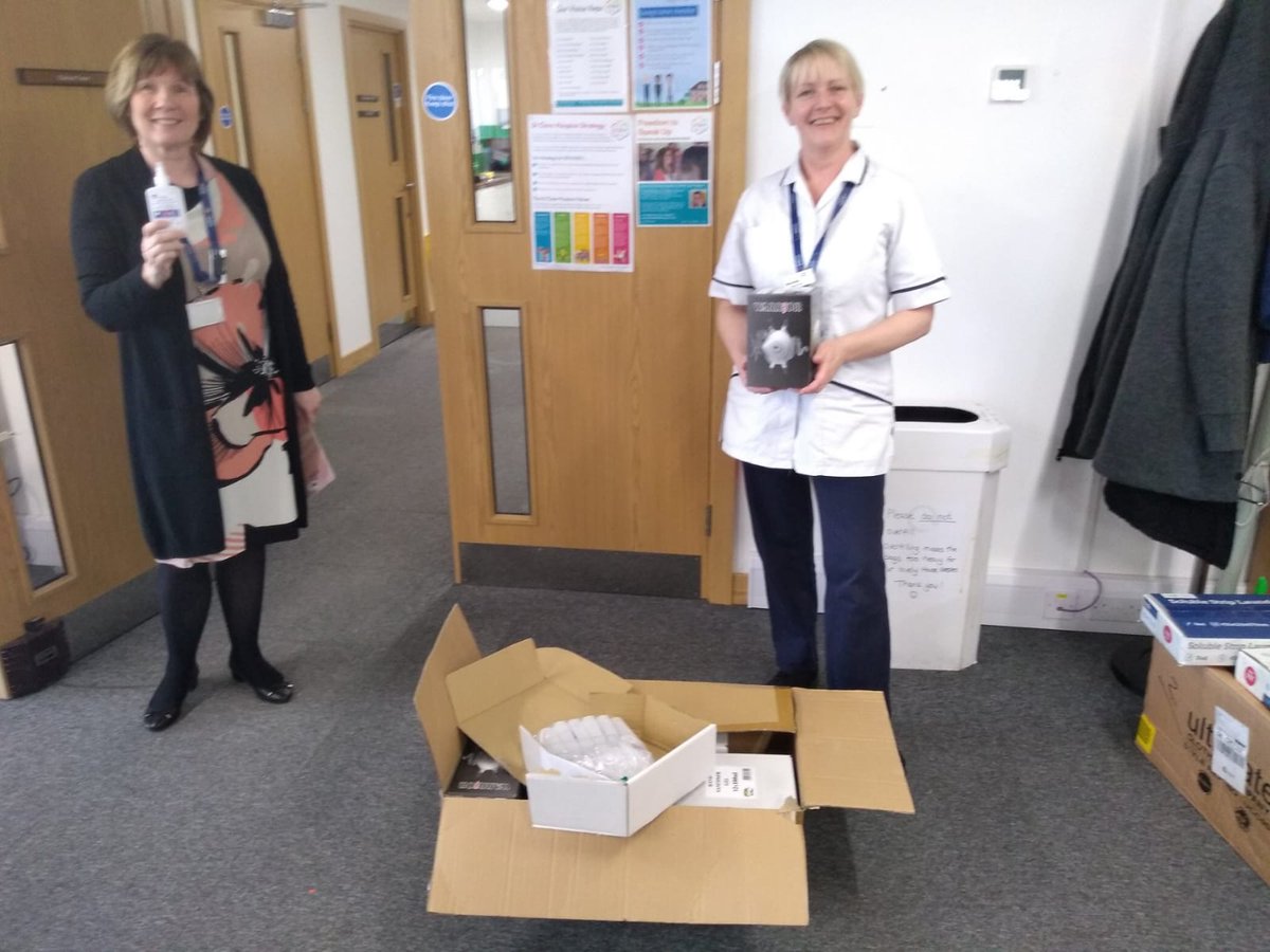 hospicestclare's tweet photo. Thank you to HTS Group #Harlow for kindly delivering 60 bottles of hand sanitiser and 50 masks for our nurses.
We are so grateful for your support!
#GiftsInKind #BigUpHarlow https://t.co/9aVWOa29en