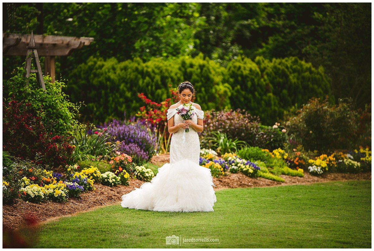 Although we're currently closed, our hort. team is hard at work keeping the gardens well maintained. If you're looking to book a venue for a future wedding or special event, the BGO can accommodate groups large and small, indoors and outdoors! 📷 Jared Sorrells Photography
