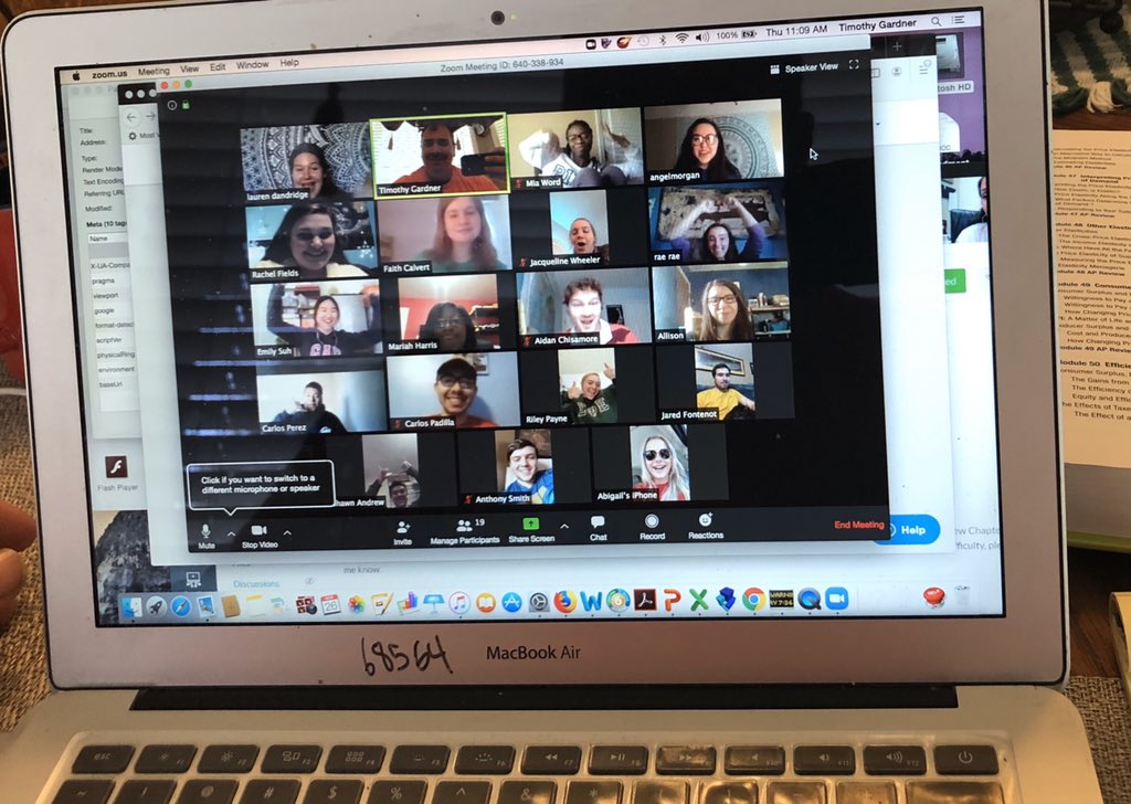 gardnerhistory's tweet photo. @zoom_us classroom #apgov and #apmacro it was great to see my students! #distancelearning @SouthavenHigh #teamdcs onward and ever upward so they can #geta5 these are great students! https://t.co/ohxN2K7zN4