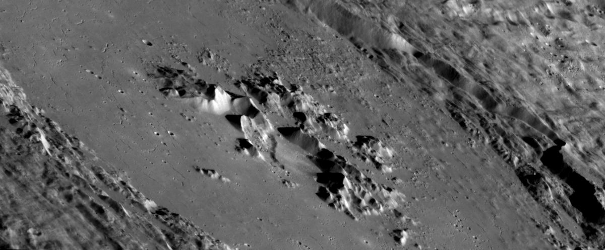 exploreplanets's tweet photo. Abedin crater, Mercury. (NASA/JHUAPL/Carnegie Institution of Washington) https://t.co/ICfReevmgy #InSpaceTogether https://t.co/C1JhMahB2X