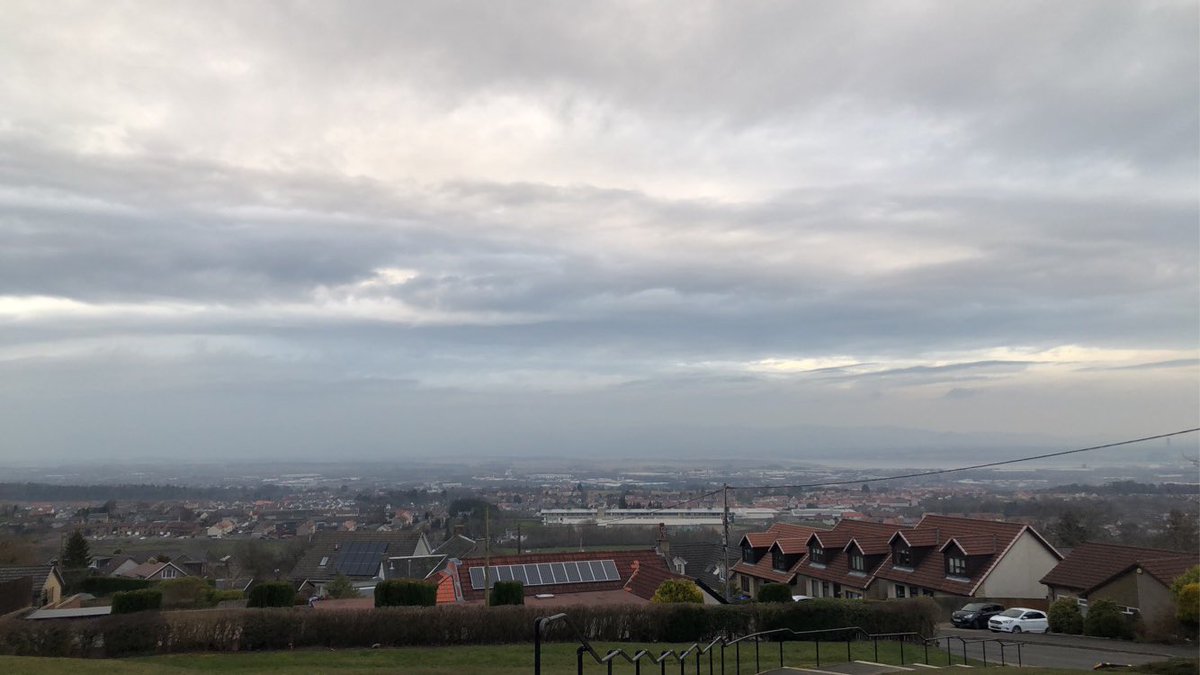 AlysonM05's tweet photo. A few days behind🤦🏽‍♀️
Day 18. A nice calm evening walk to clear the head. Although the husband took his basketball so not quite as peat as you might think! ⛹🏽🙈 #21in21 #TakeAStepForward @DSScotland @carronshoreEP https://t.co/Cs3tNQbXyA