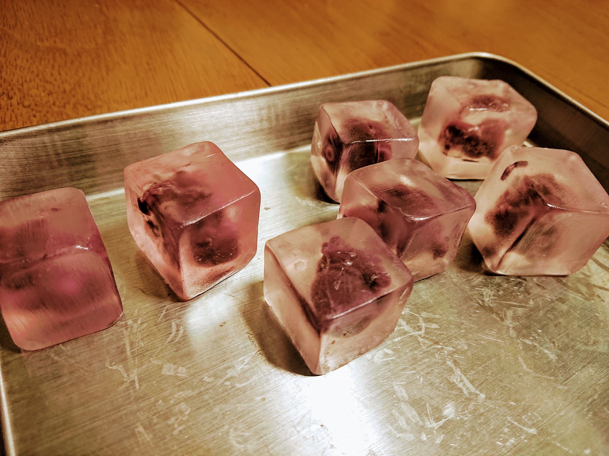 スズ トラファルガーローの抜き取った心臓 をイメージして作った石鹸 スズ トラファルガーローの抜き取った心臓 をイメージして作った石鹸