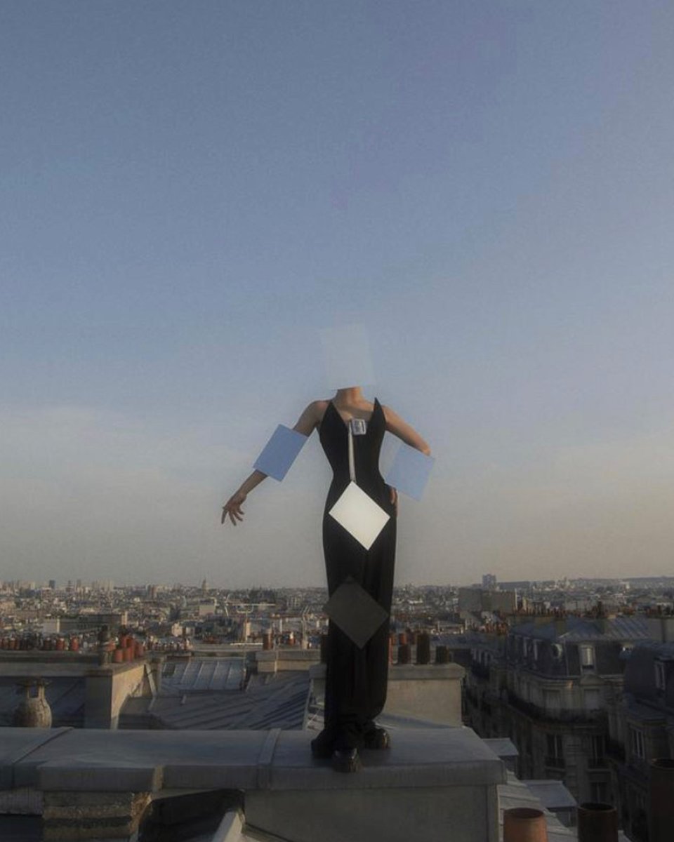 JPGaultier's tweet image. 8pm calling everyone!
#StayHome
#GaultierParis #AW19 for @vogueaustralia.
Photographed by #AbdullaElmaz.
Styled by #Belishi.