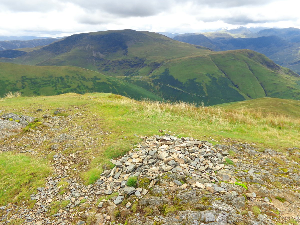 StanLeigh18's tweet photo. My #Lakeland tour of #Wainwrights continues - lowest to highest summits
next is #WhitelessPike #NorthWesternFells- 109th on the list-2165ft in the Pictorial Guide
#WhitelessPike ahead
#LadHows #Grasmoor #Robinson #HighSnockrigg #ThirdgillHeadMan views from the summit https://t.co/5P0CBMOTLw
