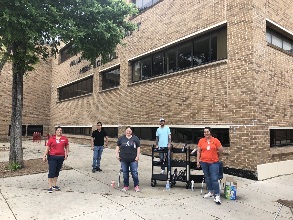NISDTaft's tweet photo. Thank you to our technology dept and TEchnology Support Specialists reporting to hand out devices today @TSSMarkRod @OlgaWalkerTSS @NISDTechTD @Wendi_TSS https://t.co/V3dJYpFJHS