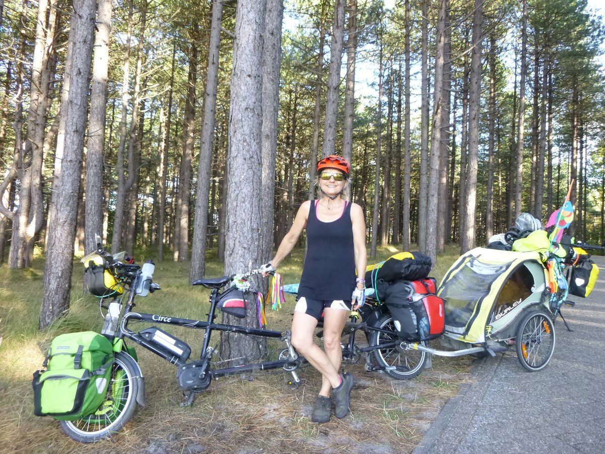 chiefsportsguy's tweet image. In the Unlikely Cyclist series by CyclBike, they meet people to talk about why they love cycling. 

This post meets Josie Dew, author and cyclist. 

buff.ly/3bCKjZ1 via @CyclBike

#cyclisttips