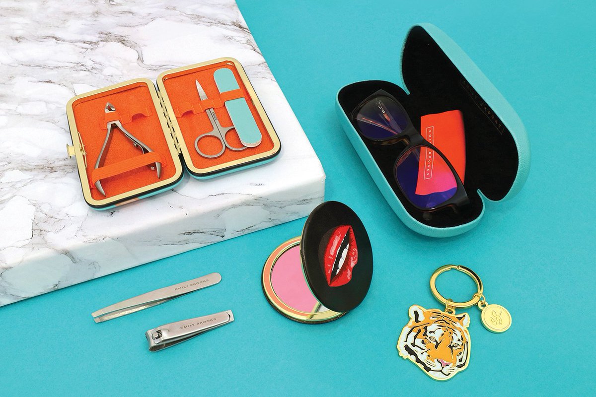 Visit our website to view the full Emily Brooks collection 🧡💫💋🐯 
.⁠
.⁠
.⁠
.⁠
.⁠
.⁠
#porticodesigns #stationery #stationeryaddict #stationeryfinds #emilybrooks #launch #bright #bold #sassy #tiger #toucan #flamingo #pink #notebook #greetingcard #writeanote #keyring